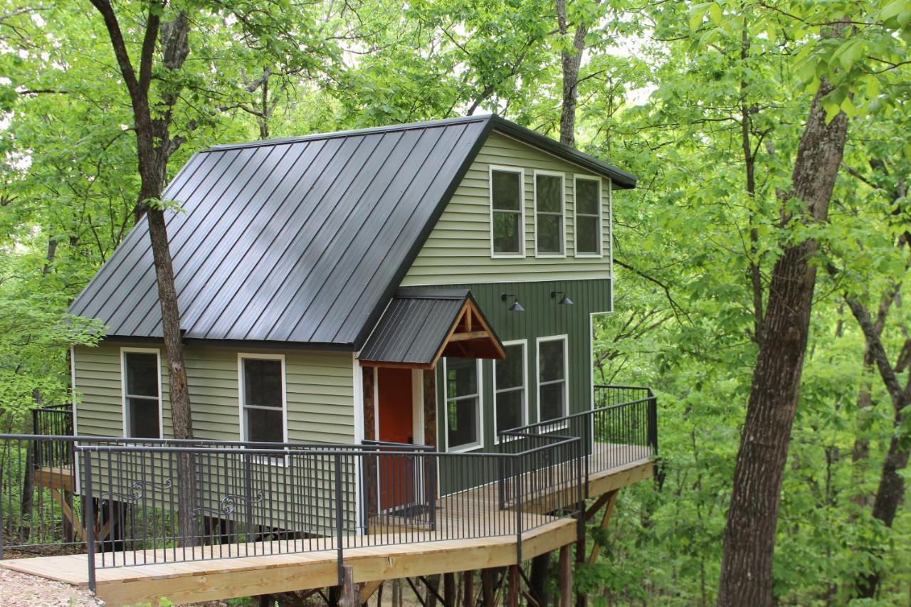 הוילה בראנסון Secluded Treehouse In The Woods - Tree Hugger Hideaway מראה חיצוני תמונה